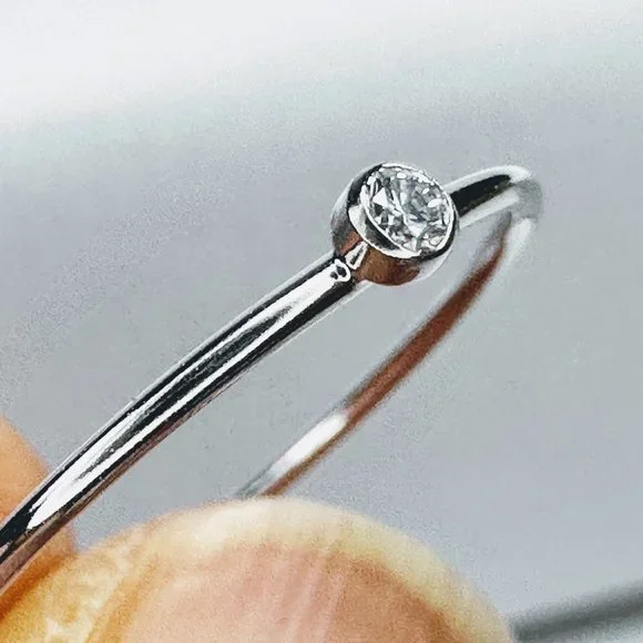 14K white gold 0.03ct G/VS2 round brilliant Solitaire Diamond stackable ring sz6 - Picture 6 of 7